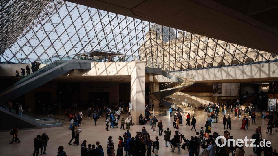 Die ikonische Pyramide war für vier Millionen Gäste konzipiert. Nach der Einweihung empfing sie bereits 5,3 Millionen. Bild: Dimitar Dilkoff/AFP/dpa