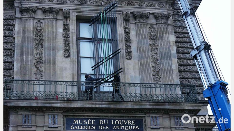 Eine der Sofortmaßnahmen - die Sicherung weiterer Fenster wird geprüft. Bild: Dimitar Dilkoff/AFP/dpa