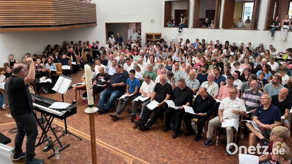 Bei der Probe in Regensburg. Bild: Stiftung Creative Kirche