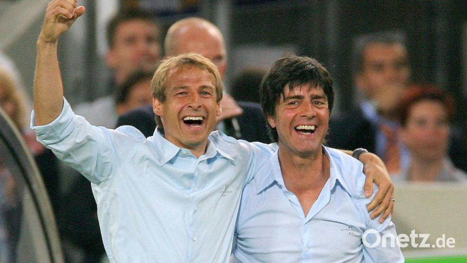 Waren früher ein erfolgreiches Trainer-Duo in der Nationalmannschaft: Jürgen Klinsmann (l) und Joachim Löw Bild: Arne Dedert/dpa