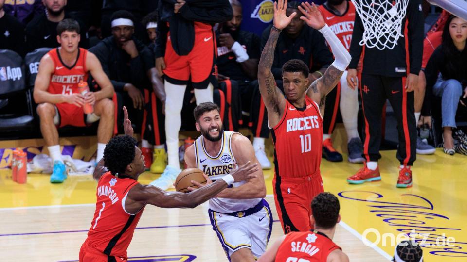 Maxi Kleber (M) konnte die Niederlage der Los Angeles Lakers nicht verhindern. Bild: Ariana Ruiz/PI via ZUMA Press Wire/dpa