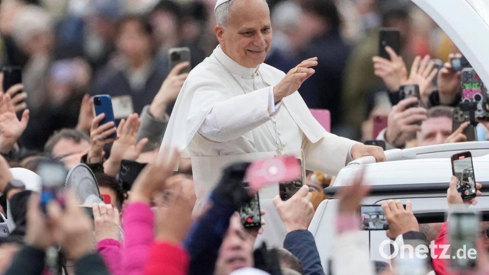 Der Jubel auf dem Petersplatz war groß. Bild: Gregorio Borgia/AP/dpa