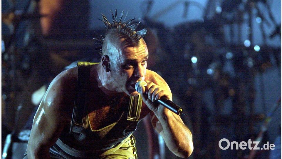 MTV zeigt nicht nur Rammstein-Videos, auch Auftritte wie der bei den MTV Europe Music Awards 2001 tragen zum internationalen Ruhm der Band bei. (Archivbild) Bild: picture alliance / dpa