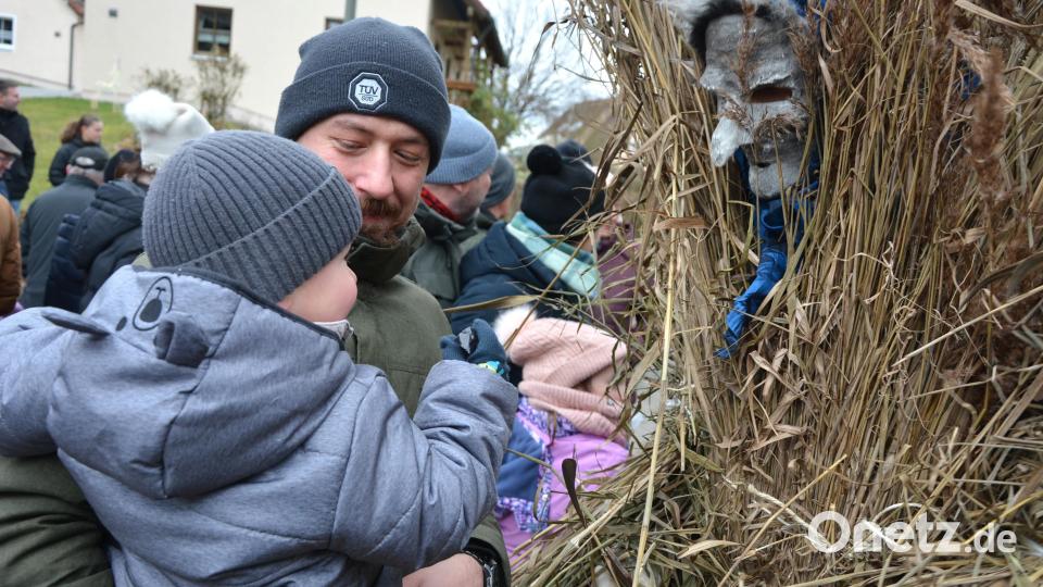 Von Angesicht zu Angesicht sahen sich dieses Kind und die Specht in die Augen. Bild: jr