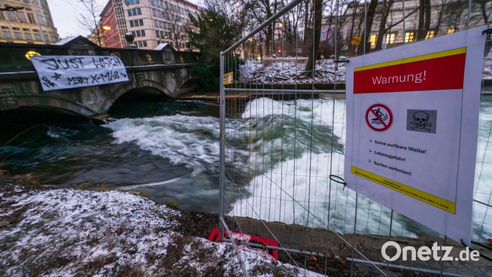 Offiziell bleibt das Surfen verboten. Bild: Peter Kneffel/dpa