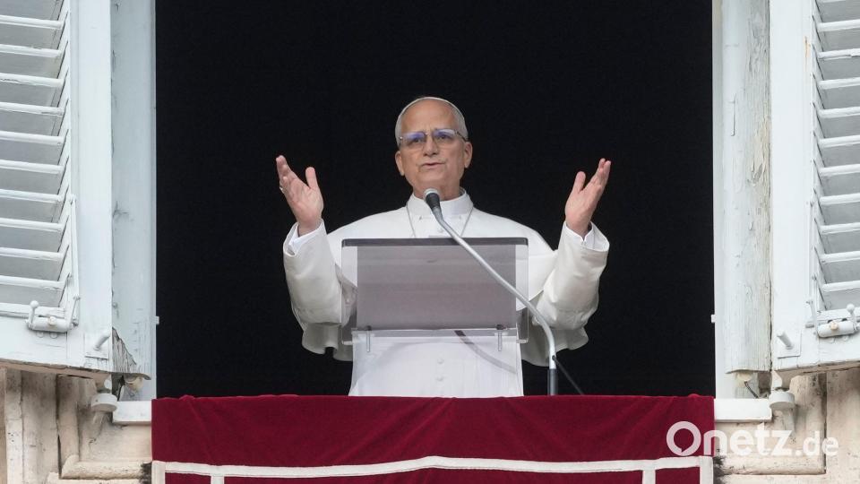 Der Papst mahnte vor dem Angelus-Gebet am zweiten Weihnachtstag erneut zum Engagement zum Frieden. Bild: Gregorio Borgia/AP/dpa