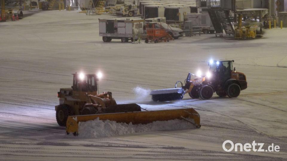 Das heftige Winterwetter ereilte die Region ausgerechnet am Wochenende nach Weihnachten, an dem in der Regel besonders viele Amerikaner reisen. Bild: Zhang Fengguo/XinHua/dpa
