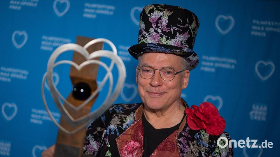 Der Filmemacher Rosa von Praunheim ist mit 83 Jahren gestorben. (Archivbild) Bild: Oliver Dietze/dpa