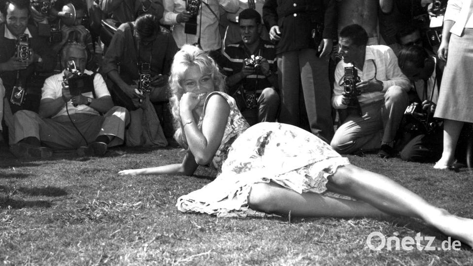 In ihren Filmen ging Bardot in den 50er Jahren an die Grenze dessen, was damals vor der Kamera an Sexualität erlaubt war. (Archivbild) Bild: Walter Attenni/AP/dpa