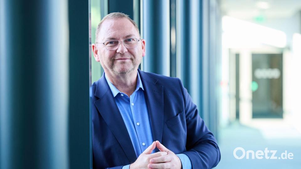 Verdi-Chef Frank Werneke tritt für ein strenges Vorgehen gegen die AfD ein. (Archivfoto) Bild: Annette Riedl/dpa