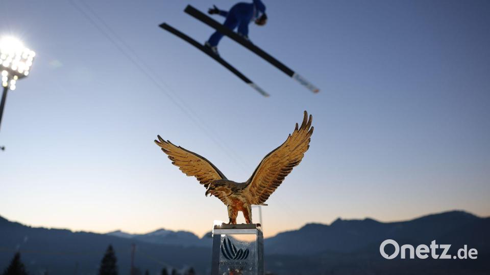 Vierschanzentournee: die Adler fliegen wieder. Bild: Daniel Karmann/dpa