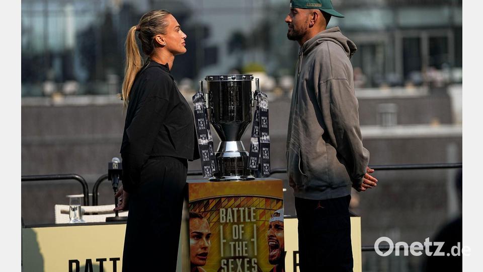 Sabalenka und Kyrgios haben vor dem Match viel Werbung für das Show-Event betrieben. Bild: Fatima Shbair/AP/dpa