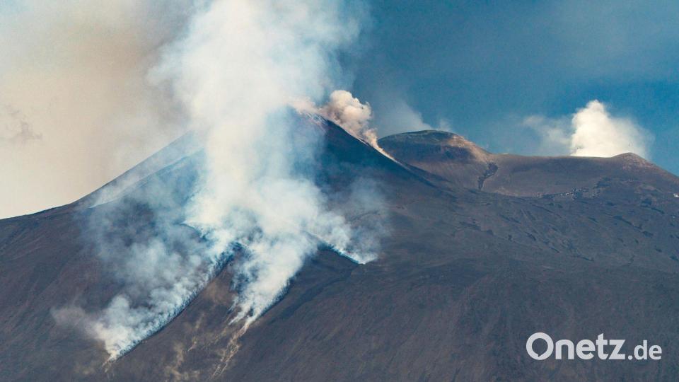 Der rund 3.350 Meter hohe Ätna ist Europas größter aktiver Vulkan. (Archivbild) Bild: Giuseppe Distefano/AP/dpa