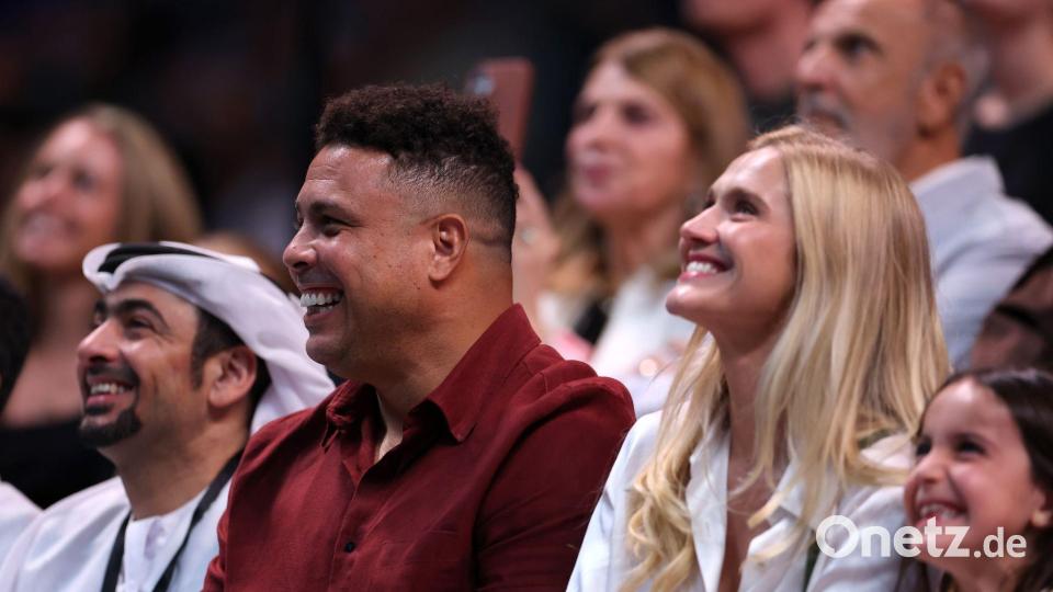 Ex-Fußballstar Ronaldo (Mitte) fühlte sich gut unterhalten Bild: Christopher Pike/Getty Images Europe/Pool/dpa