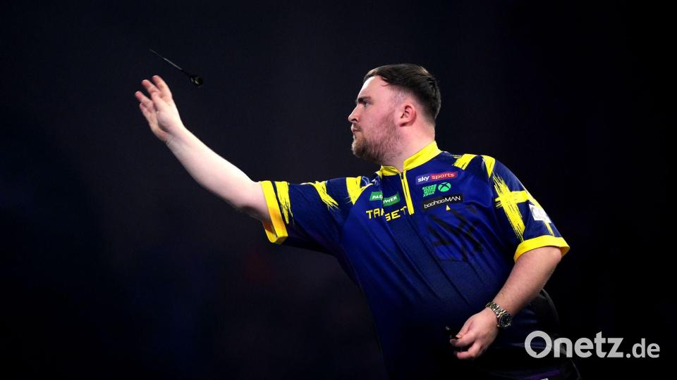 Luke Littler entschied das Duell mit Rob Cross für sich Bild: John Walton/PA Wire/dpa