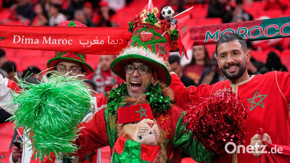 Marokkos dürfen sich auf weitere Fußball-Partys beim Afrika Cup freuen. Bild: Themba Hadebe/AP/dpa