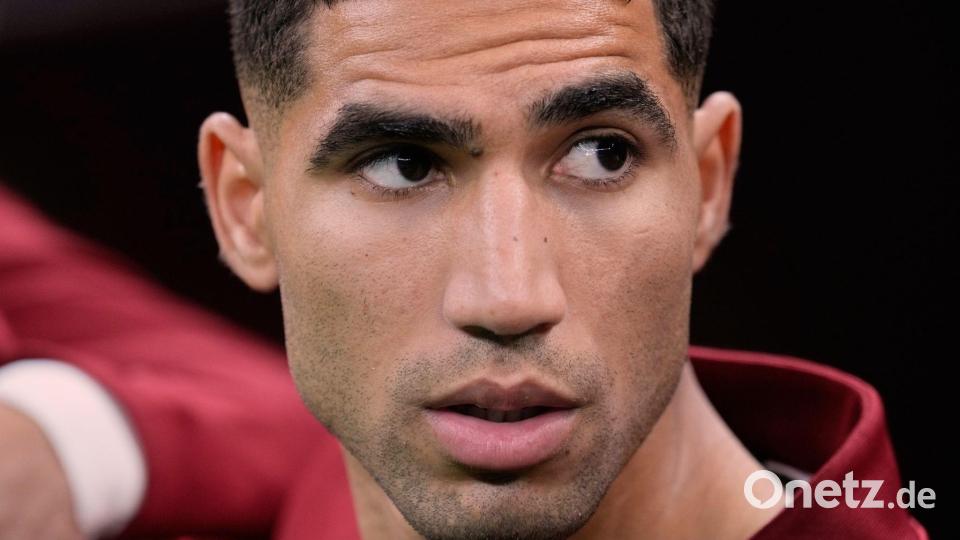 Zu Spielbeginn saß Achraf Hakimi noch auf der Bank. Bild: Themba Hadebe/AP/dpa