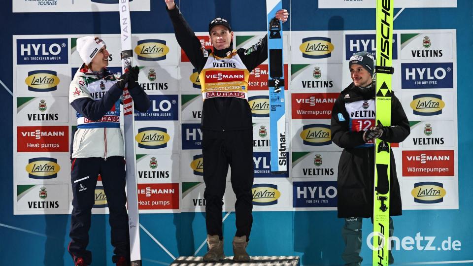 Überflieger Prevc und seine Verfolger beim Tournee-Start in Oberstdorf. Bild: Daniel Karmann/dpa