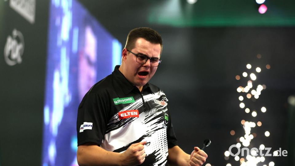 Top-Duell zur Primetime: Van Veen fordert Luke Humphries. Bild: Steven Paston/PA Wire/dpa