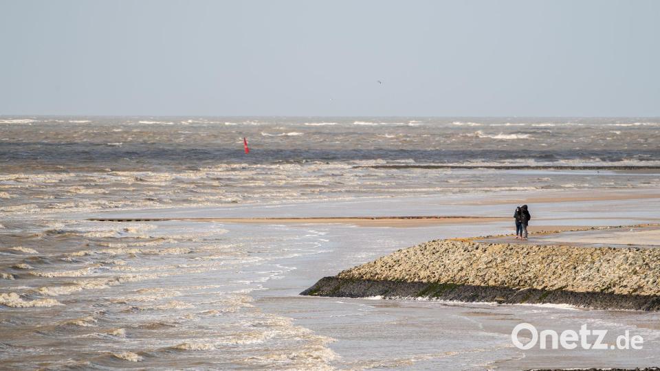 Wissenschaftler gehen davon aus, dass der Meeresspiegel in der Nordsee bis 2100 zwischen 30 und 120 Zentimeter steigen wird. (Archivbild) Bild: Mohssen Assanimoghaddam/dpa