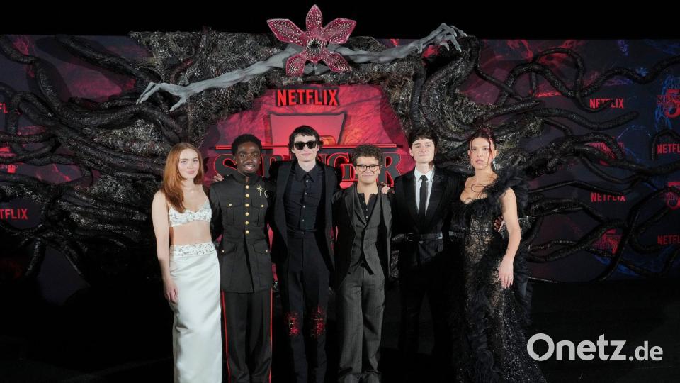 Stars der Serie „Stranger Things“: Sadie Sink, Caleb McLaughlin, Finn Wolfhard, Gaten Matarazzo, Noah Schnapp und Millie Bobby Brown im November in Los Angeles (von links nach rechts). (Archivbild) Bild: Jordan Strauss/Invision/AP/dpa
