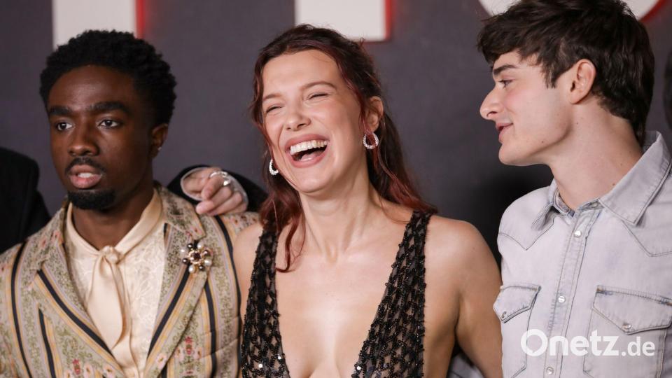 Sind auch einfach im Laufe der Serie erwachsen geworden: Caleb McLaughlin (24), Millie Bobby Brown (21) und Noah Schnapp (21). (Archivbild) Bild: Andrew Park/Invision/AP/dpa