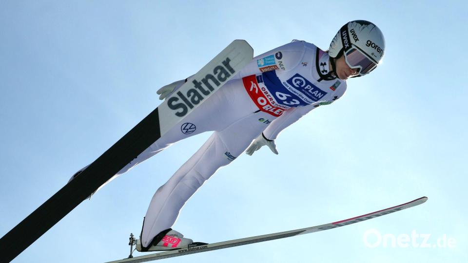 Nika Prevc springt in Oberstdorf. Bild: Karl-Josef Hildenbrand/dpa