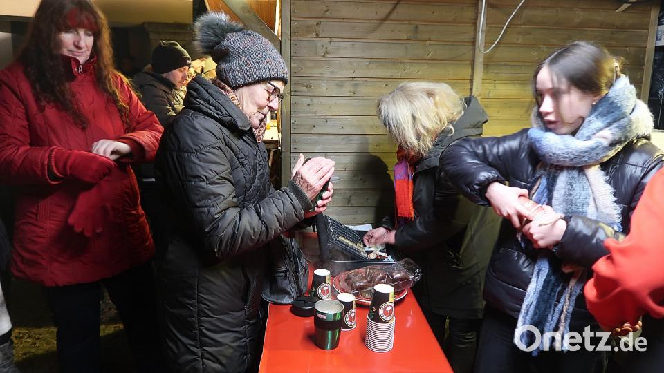 Angesichts des neuen Besucherrekords meldeten bald die ersten Verkaufsstände „Ausverkauft“. Bild: bsc