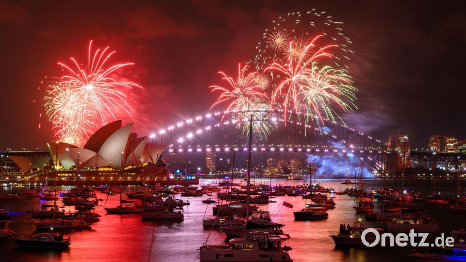 Sydney hat das neue Jahr wieder mit einem gigantischen Feuerwerk begrüßt. Bild: Dan Himbrechts/AAP/dpa