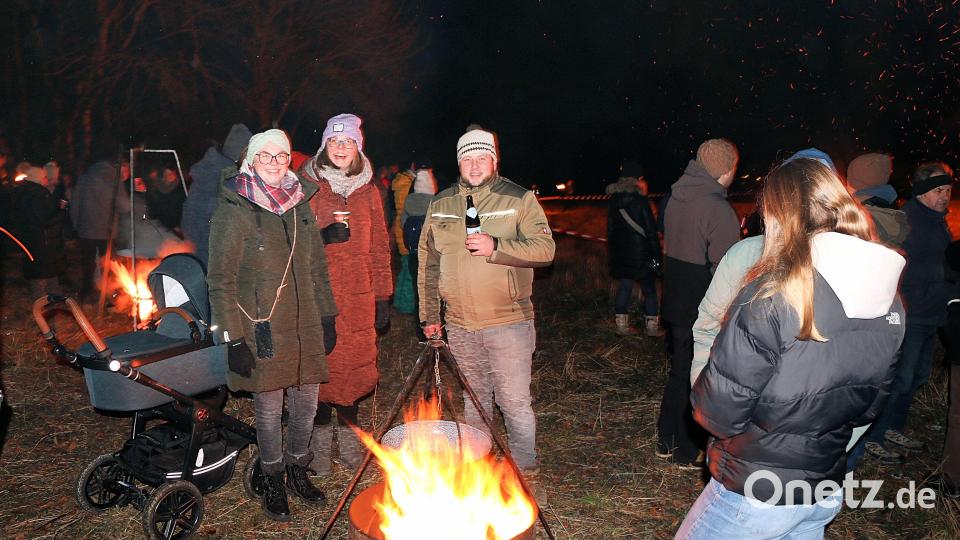 Auch mit dem Kinderwagen wurde der Schusterberg erklommen. Bild: bsc