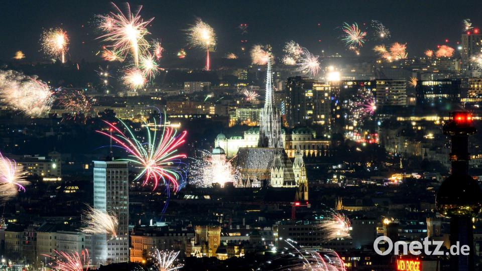 Feuerwerk über Wien zum Jahreswechsel. Bild: Max Slovencik/APA/dpa