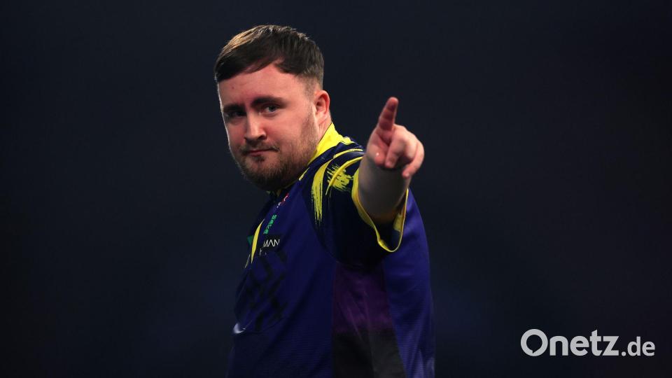 Hatte mit Ratajski keine Probleme: Weltmeister Littler. Bild: Steven Paston/PA Wire/dpa