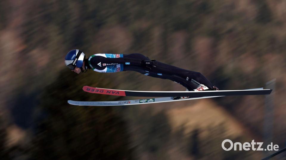 Andreas Wellinger schafft es erneut nicht in den zweiten Durchgang. Bild: Daniel Karmann/dpa