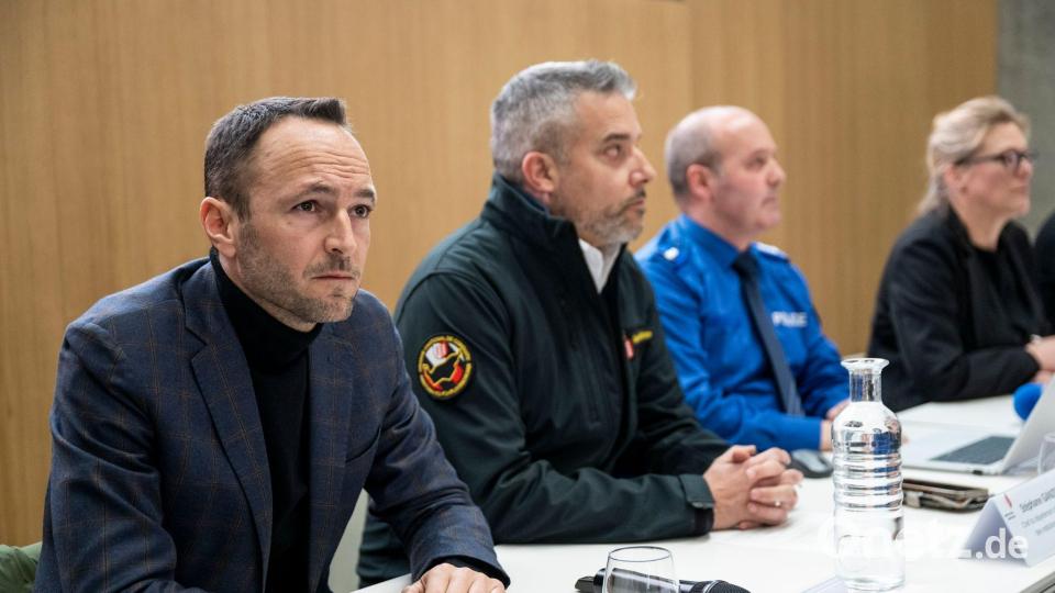 Bei einer Pressekonferenz gaben die Ermittler Details zu dem Feuer bekannt. Bild: Alessandro Della Valle/KEYSTONE/dpa