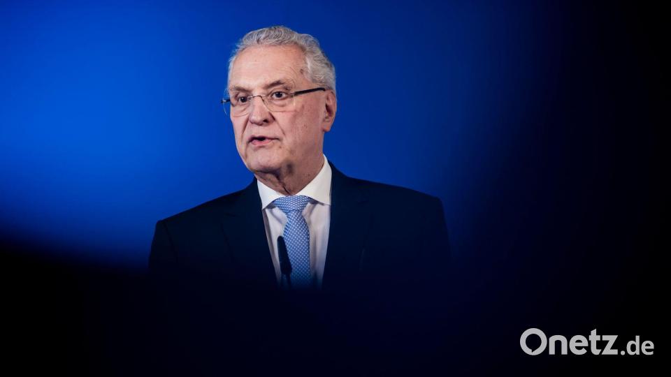 Bayerns Innenminister Joachim Herrmann (CSU) äußert sich zu innen- und sicherheitspolitischen Themen. (Archiv) Bild: Christoph Soeder/dpa