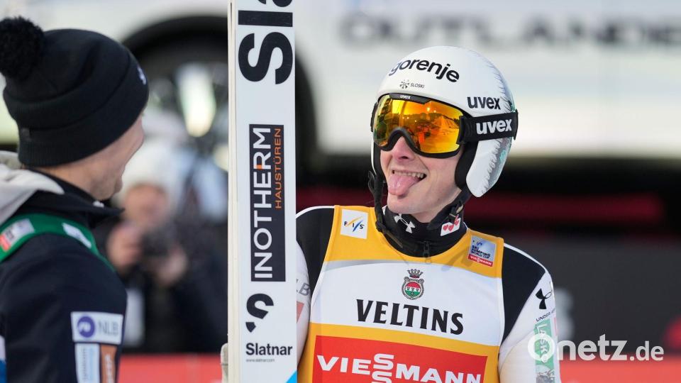 Domen Prevc fällt das Skispringen gerade leicht. Bild: Matthias Schrader/AP/dpa