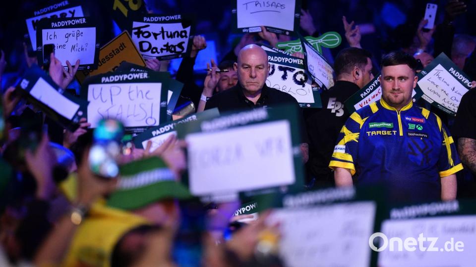 Littler absolvierte mit 18 Jahren bereits sein drittes WM-Finale. Bild: John Walton/PA Wire/dpa