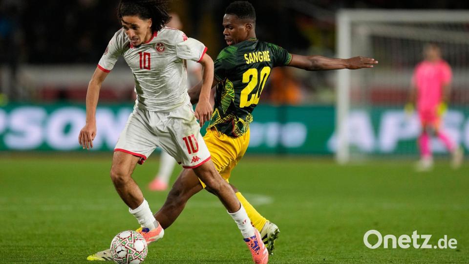 Im Achtelfinale zwischen Tunesien und Mali ging es teilweise überhart zur Sache. Bild: Themba Hadebe/AP/dpa