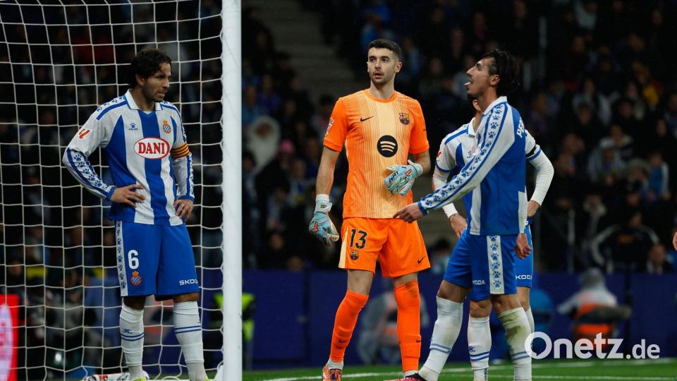 Joan Garcia hat im Tor des FC Barcelona Marc-André ter Stegen verdrängt. Bild: Joan Monfort/AP/dpa