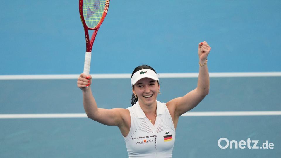 Auch Eva Lys darf jubeln Bild: Rick Rycroft/AP/dpa