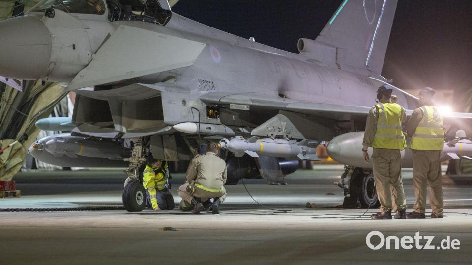 Vor rund zwei Wochen hatten US-Flugzeuge Stellungen der Terroristen attackiert. (Handout) Bild: Sgt Lee Goddard/Ministry of Defence/PA/dpa