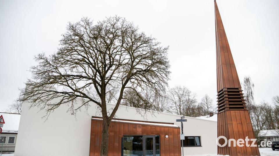 Die neue Kirche der Kirchengemeinde Laineck wird bald eingeweiht. Bild: Pia Bayer/dpa