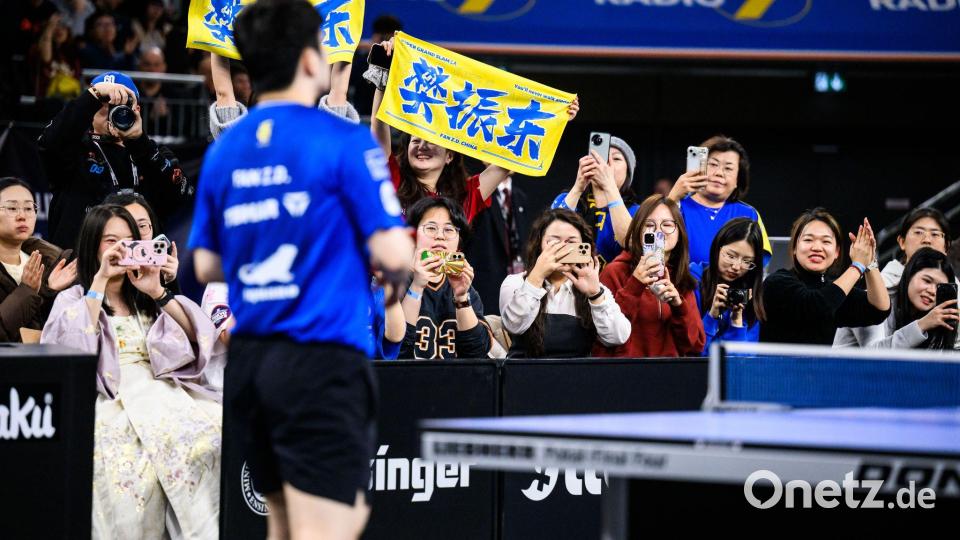 Chinesische Tischtennis-Fans beim deutschen Pokalfinale. Bild: Tom Weller/dpa