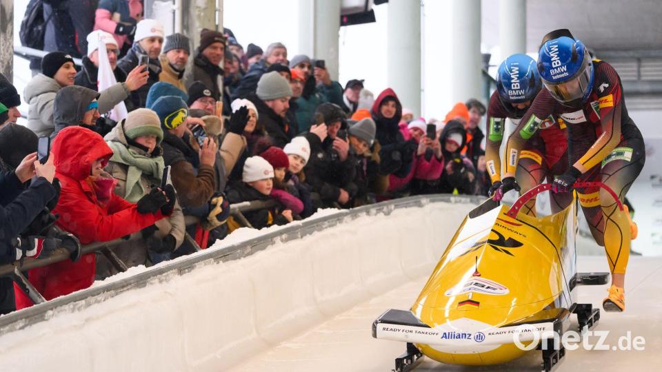 Laura Nolte und Deborah Levi siegen auch beim Zweierbob-Weltcup in Winterberg. Bild: Robert Michael/dpa