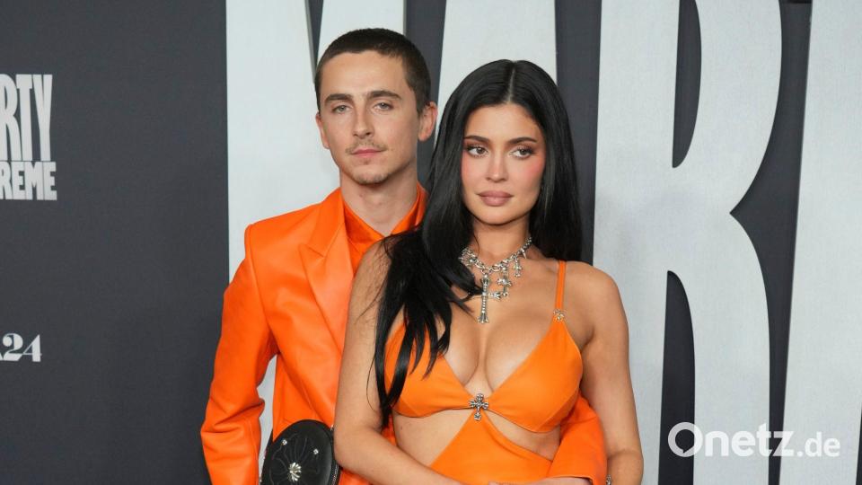 Timothee Chalamet (l) und Kylie Jenner bei einer Premiere von „Marty Supreme“. (Archivbild) Bild: Jordan Strauss/Invision/dpa