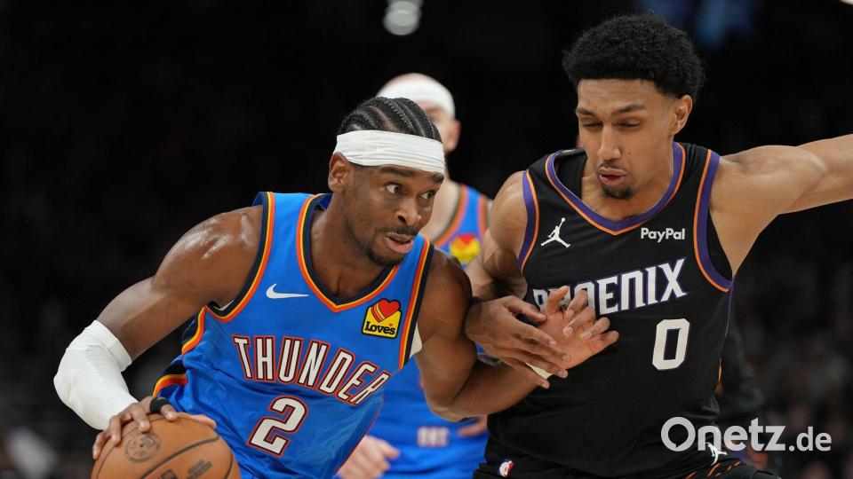 Shai Gilgeous-Alexander (l) konnte die sechste Saison-Niederlage der Oklahoma City Thunder nicht verhindern. Bild: Rick Scuteri/AP/dpa