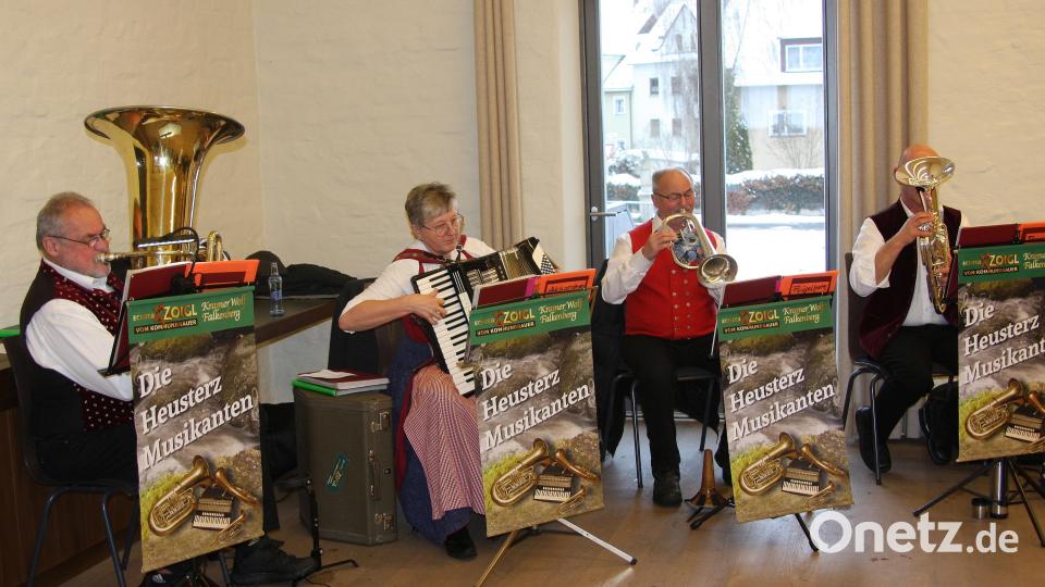 Die Heusterz-Musikanten sind längst ein fester Bestandteil des Neujahrsempfangs in Falkenberg. Bild: wro