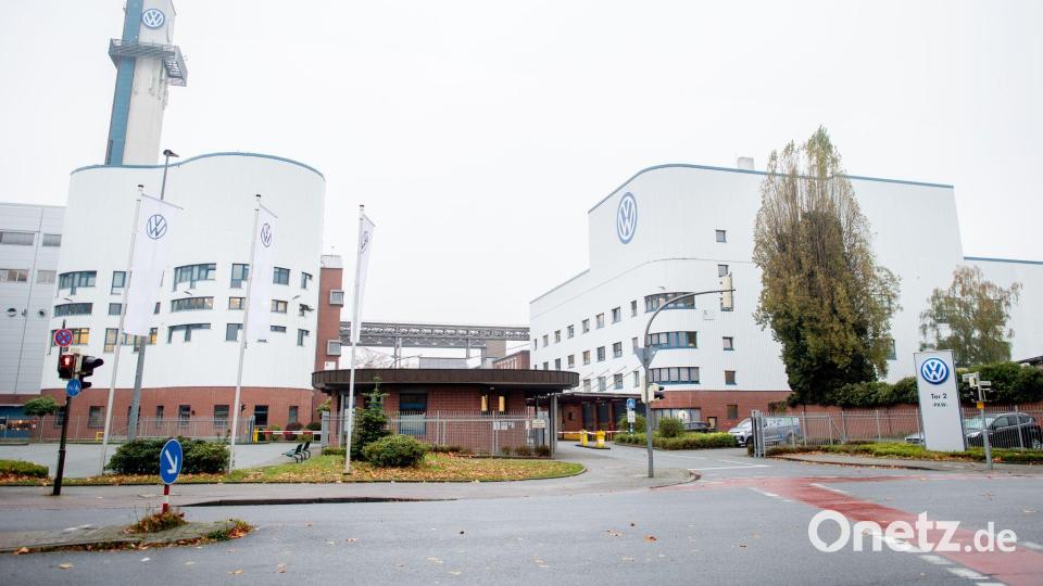 Für das VW-Werk in Osnabrück mit rund 2.300 Beschäftigten ist die Zukunft wegen auslaufender Produktionsaufträge ungewiss. (Archivbild) Bild: Hauke-Christian Dittrich/dpa