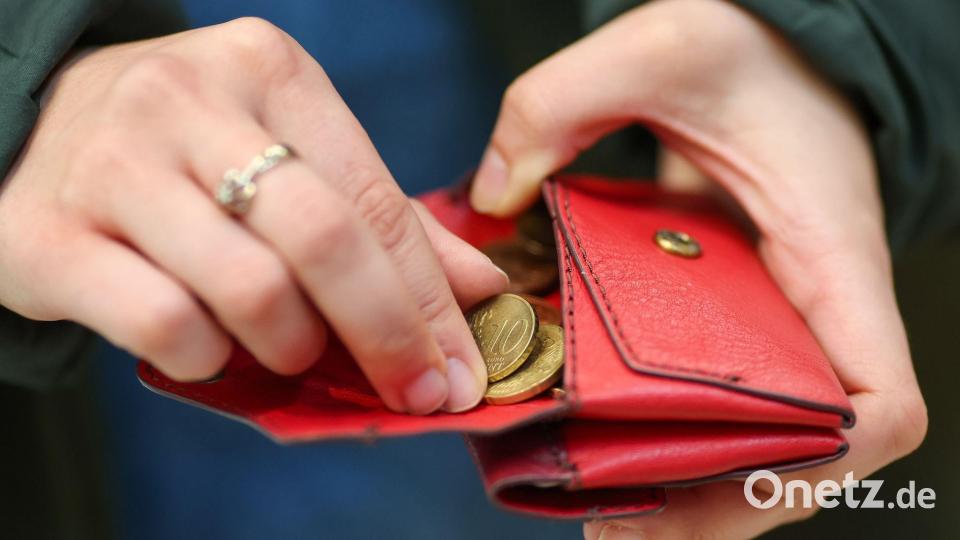 Das Leben in Deutschland ist seit dem russischen Überfall auf die Ukraine deutlich teurer geworden. (Symbolbild) Bild: Jan Woitas/dpa