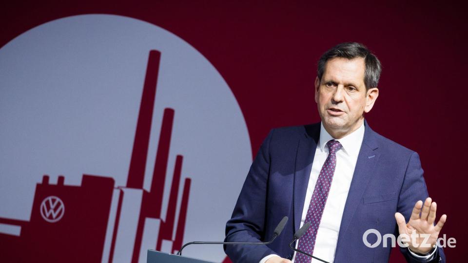 Niedersachsen hält 20 Prozent der Stimmrechte im VW-Konzern. Ministerpräsident Lies sitzt für das Land im Aufsichtsrat. (Archivbild) Bild: Moritz Frankenberg/dpa